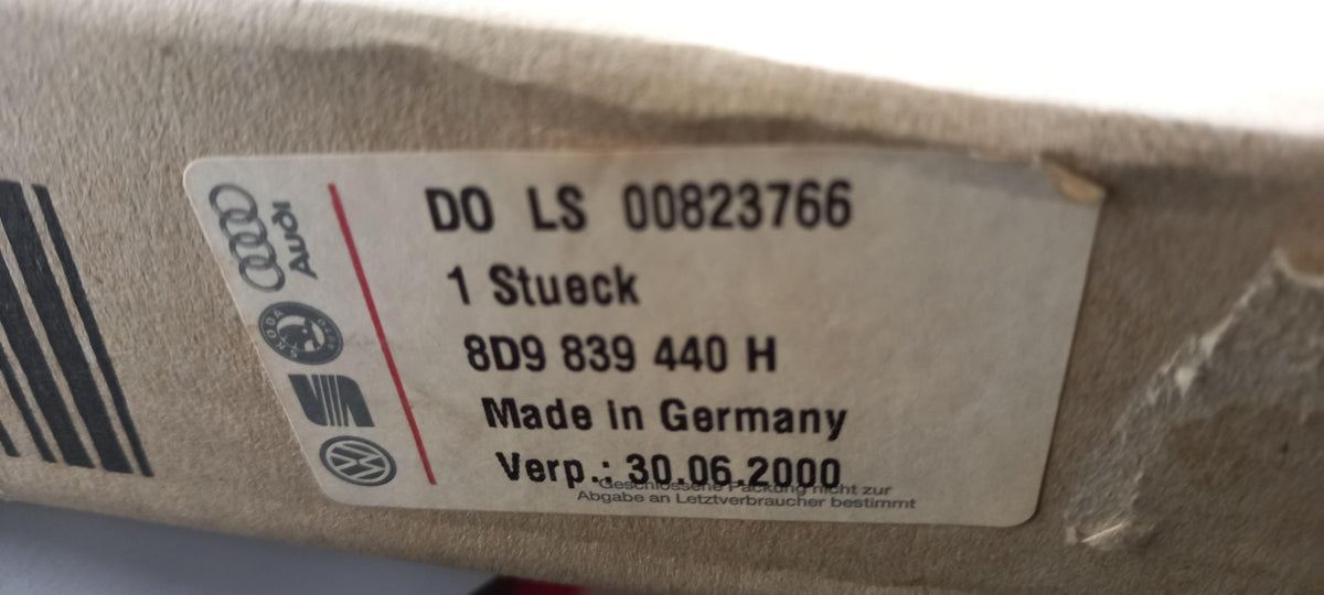 Original AUDI A4 RS4 Quattro 8D Fensterführung hinten rechts 8D9839440H