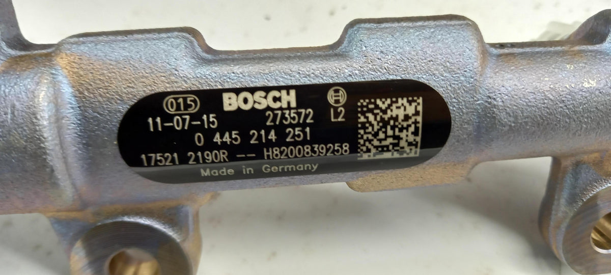 Original OE NISSAN Kraftstoff Verteilerrohr 1752000Q3G