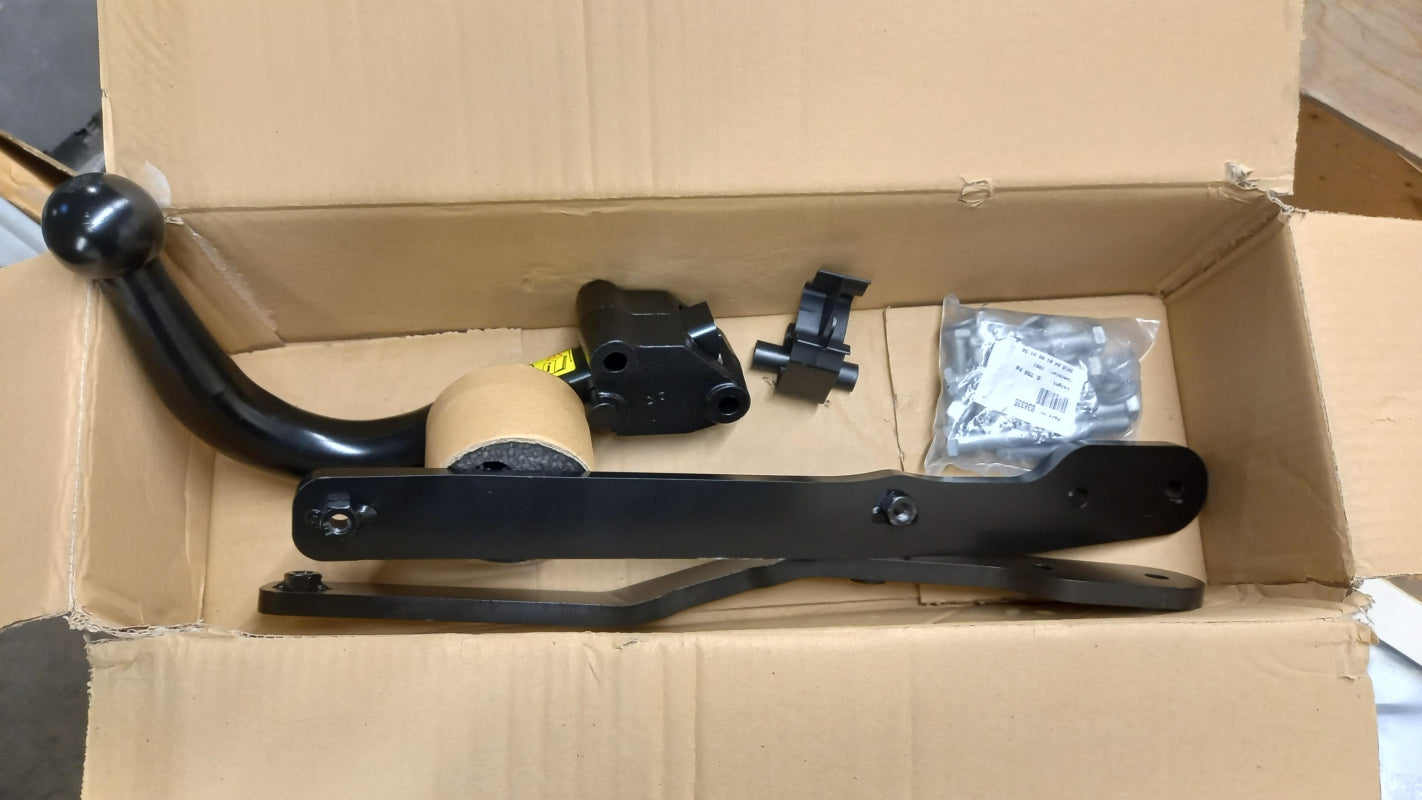 Original OE RENAULT tow bar 7711427709 