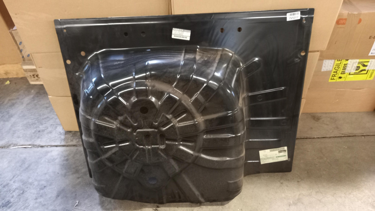 Original OE NISSAN Reserveradmulde 74514AX630
