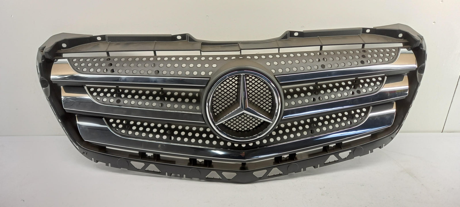 Original OE MERCEDES-BENZ Kühlergitter A90688008859B51