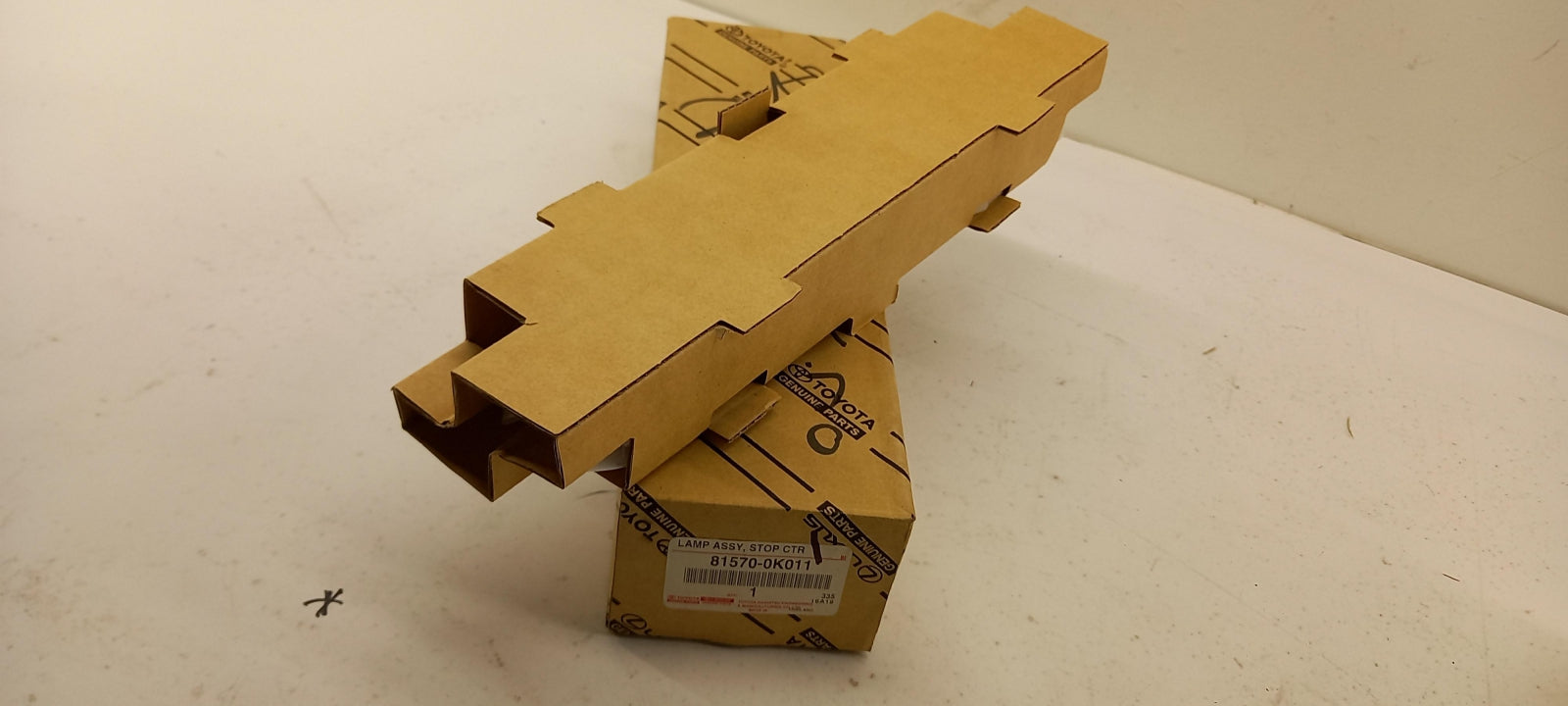 Original OE TOYOTA 815700K011