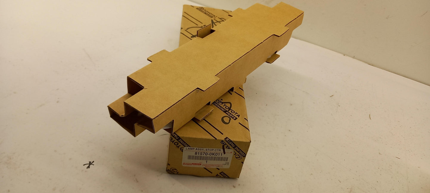 Original OE TOYOTA 815700K011