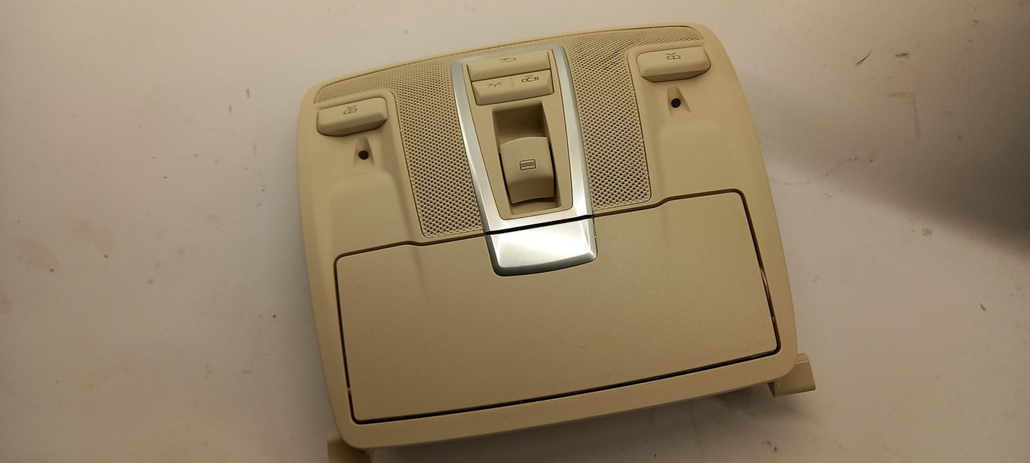 Original OE MERCEDES-BENZ Innenleuchte A16690668021B88