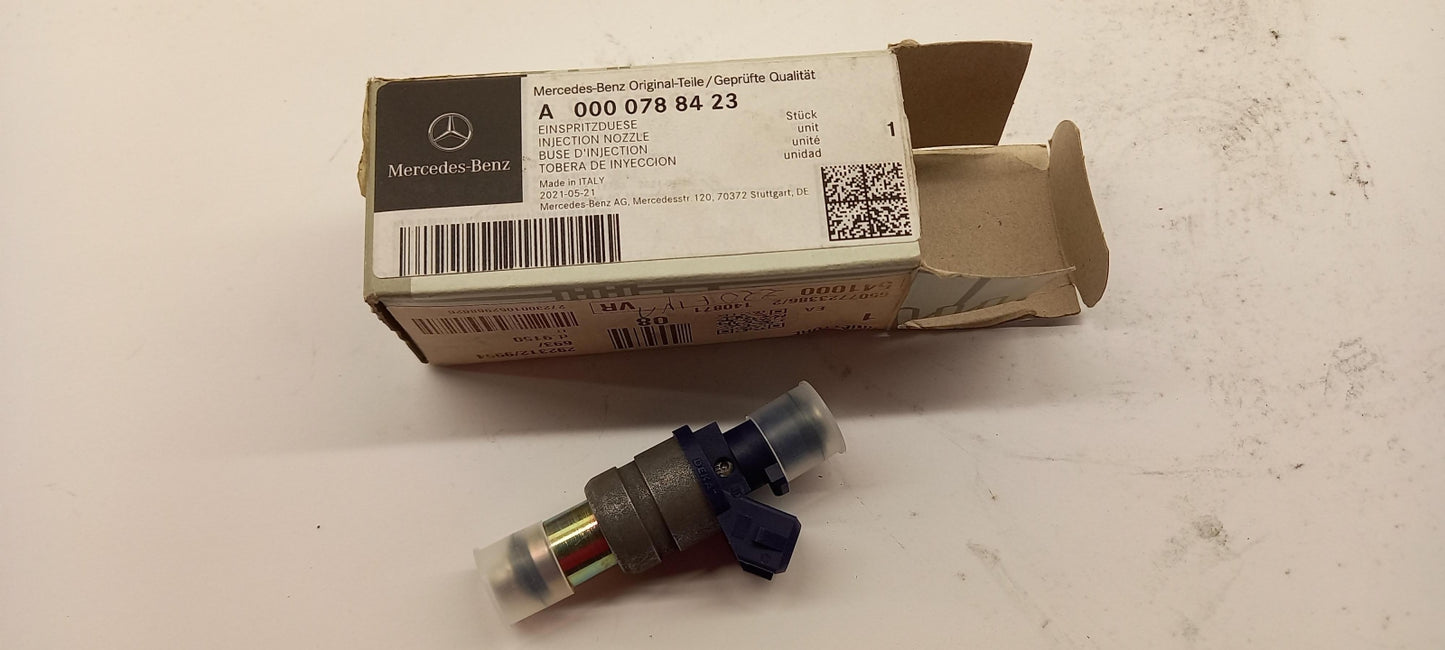 Original OE MERCEDES-BENZ Injektor A0000788423