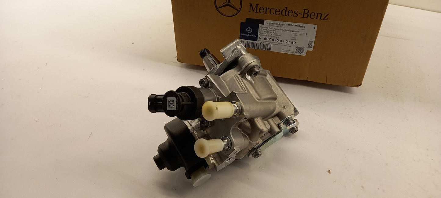 Original OE MERCEDES-BENZ Einspritzpumpe A607070030180