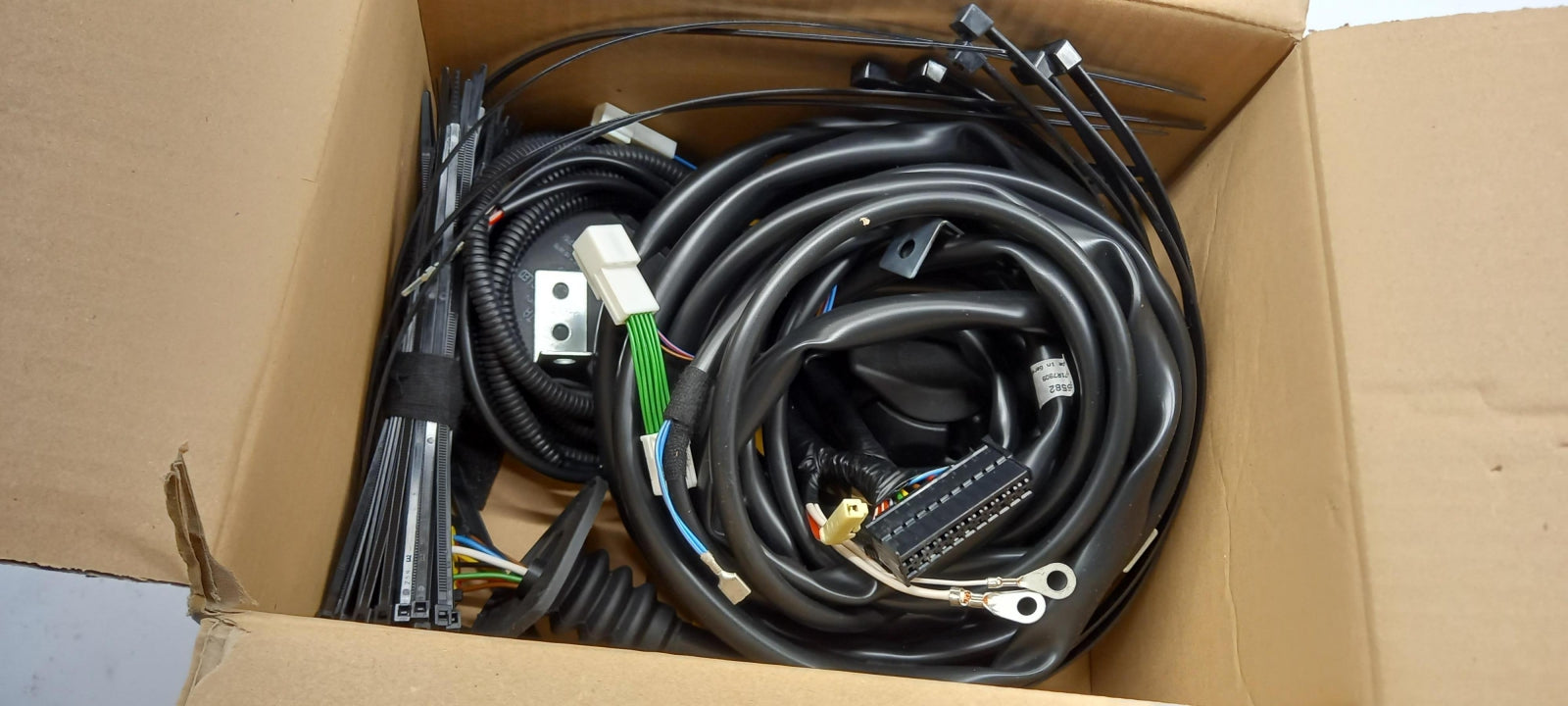 Original OE TOYOTA Anhängerkupplung Elektrosatz PW5D00K001