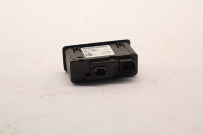 Original OE RENAULT USB/AUX Buchse 280237452R
