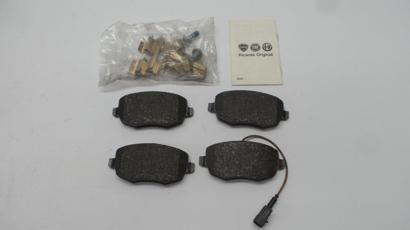 Original LANCIA Ypsilon (TE TI) '03-'11 Bremsbeläge vorne 77365217