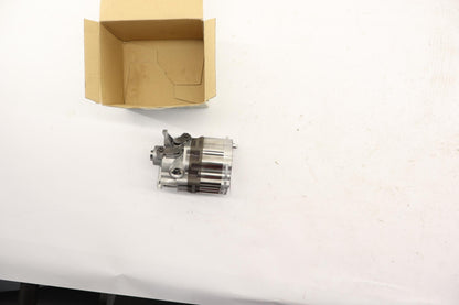 Original OE MERCEDES-BENZ Ölpumpe A6561802400