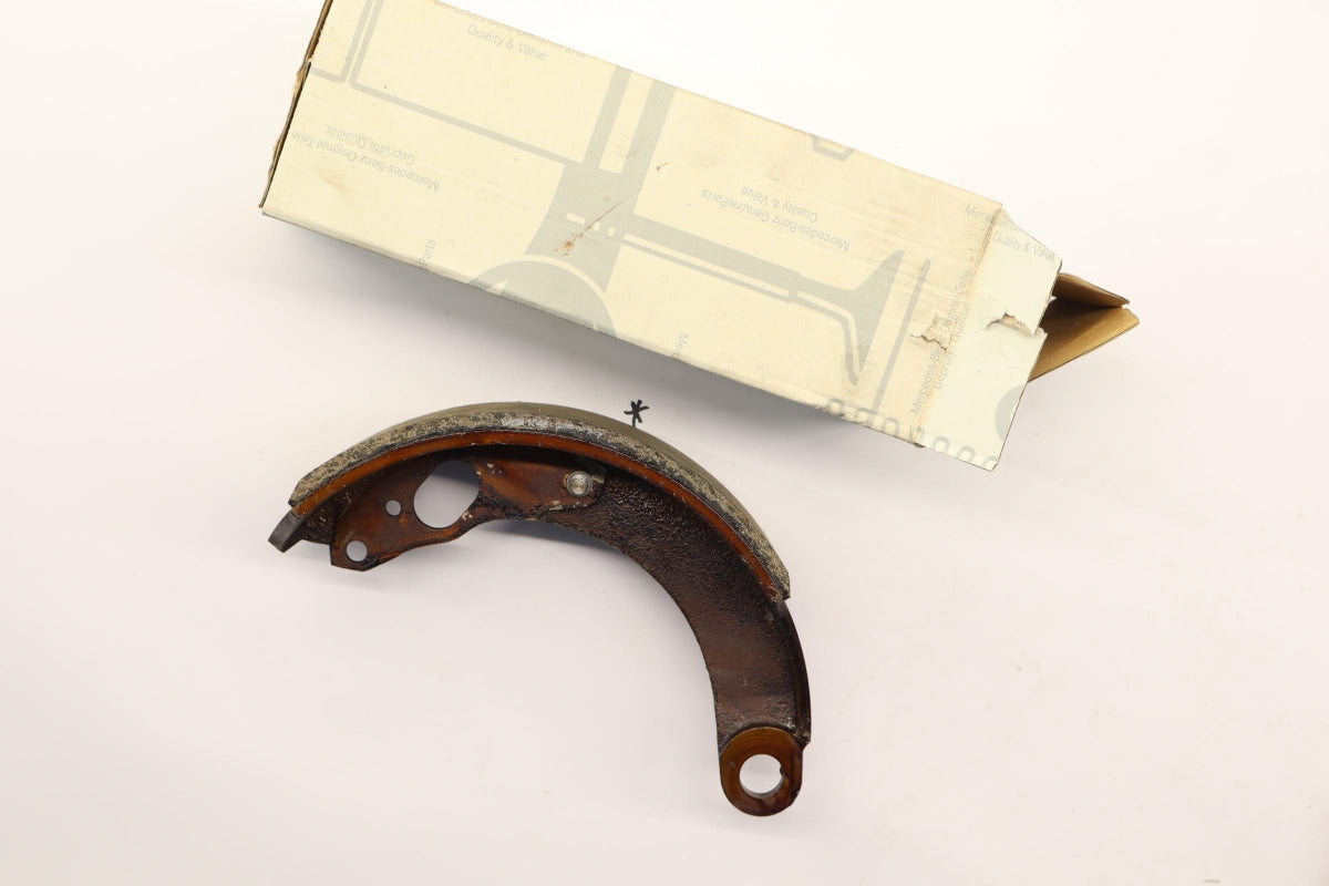 Original OE MERCEDES-BENZ Bremsbacken A1104202620