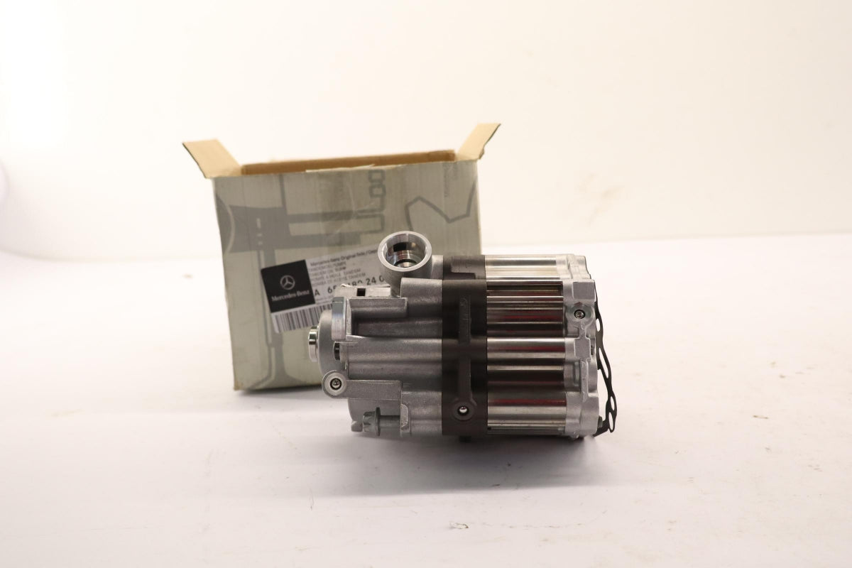 Original OE MERCEDES-BENZ Ölpumpe A6561802400
