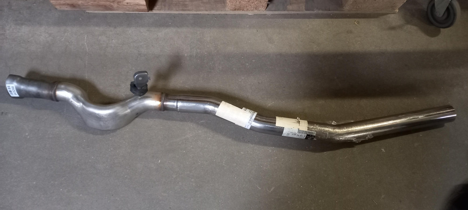 Original OE MERCEDES-BENZ Auspuffrohr A1694904621