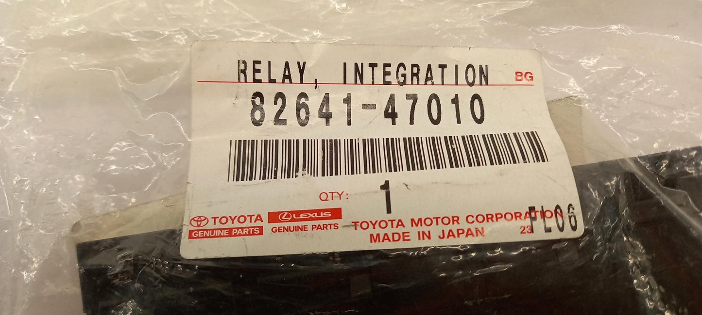Original OE TOYOTA Relais 8264147010