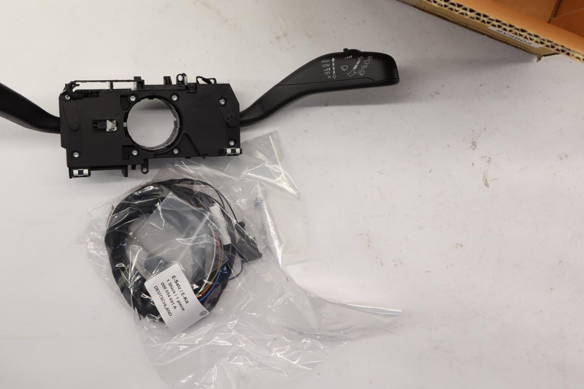 Original OE Volkswagen Lenkstockschalter 7E1054691A