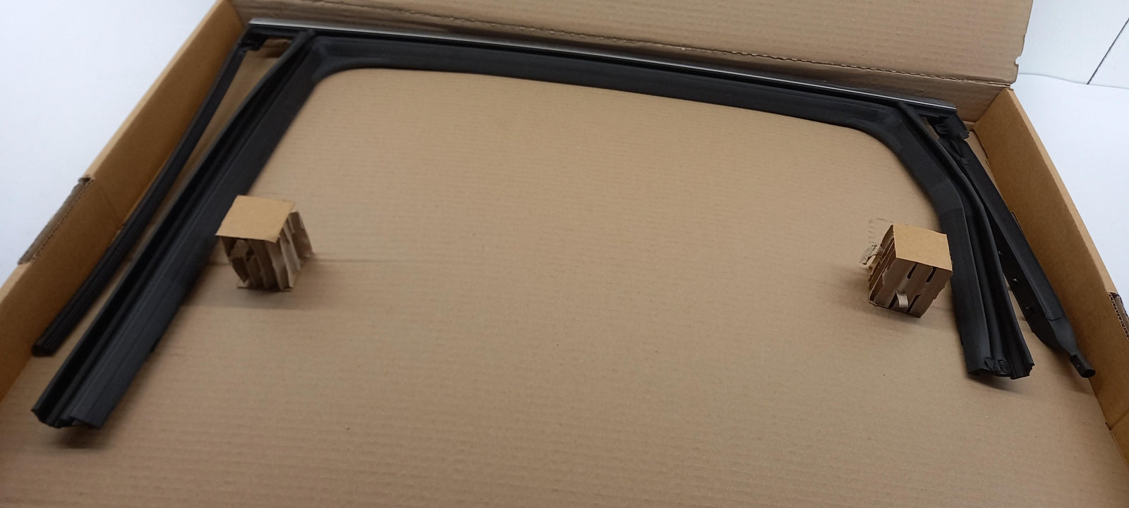 Original OE RENAULT Fensterführungsschiene 823318000R