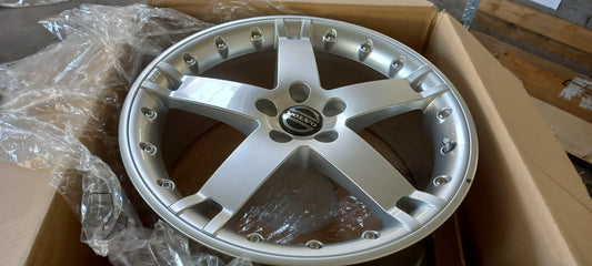 Original VOLVO S40 1996 - 2004 Felge Silber 7.5x18" 8698209