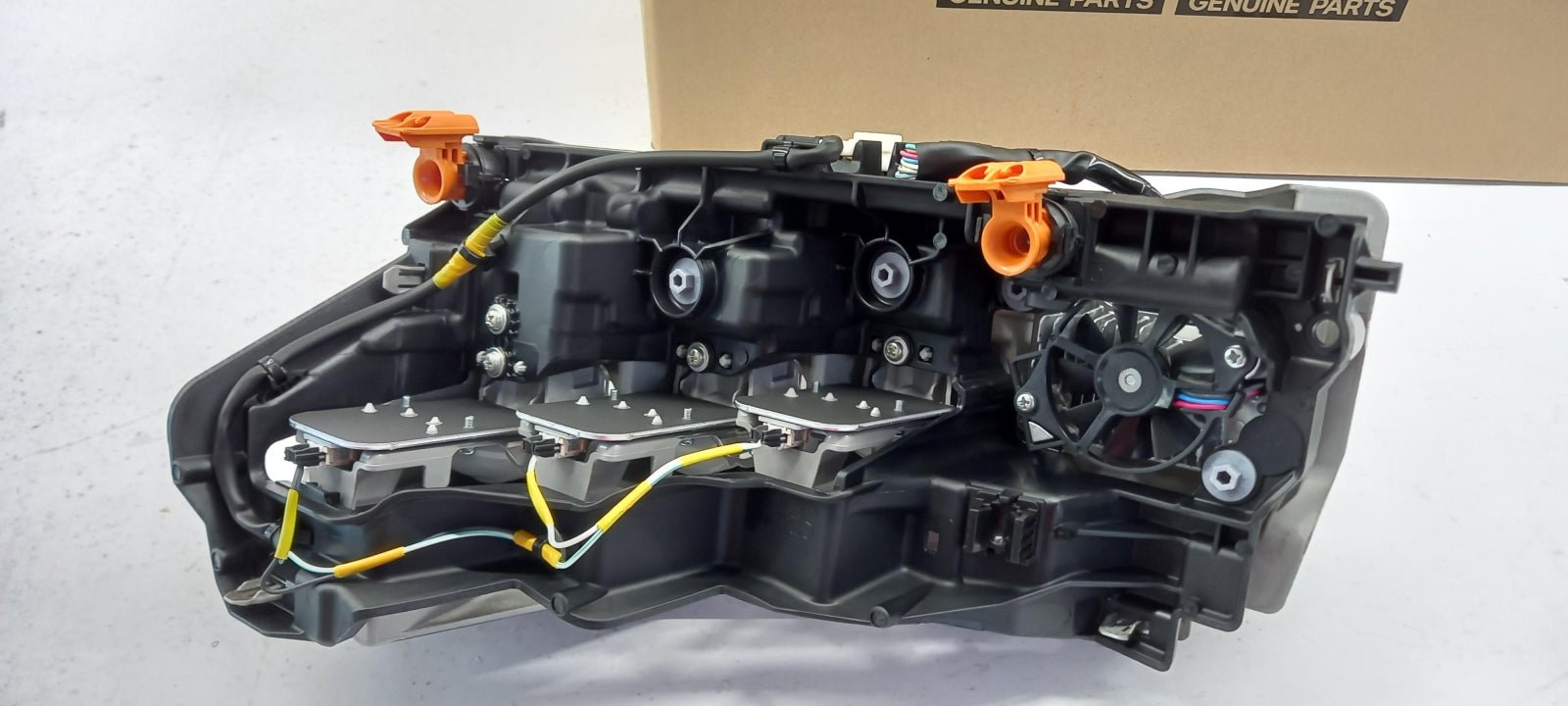 Original OE SUBARU Scheinwerfer 8113042D40