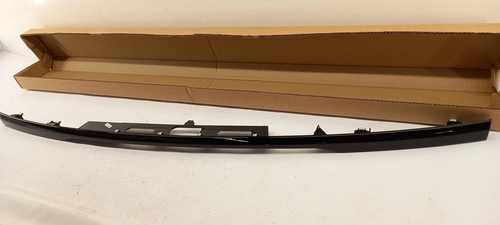 Original OE LAND ROVER Heckklappe Zierleiste LR076840