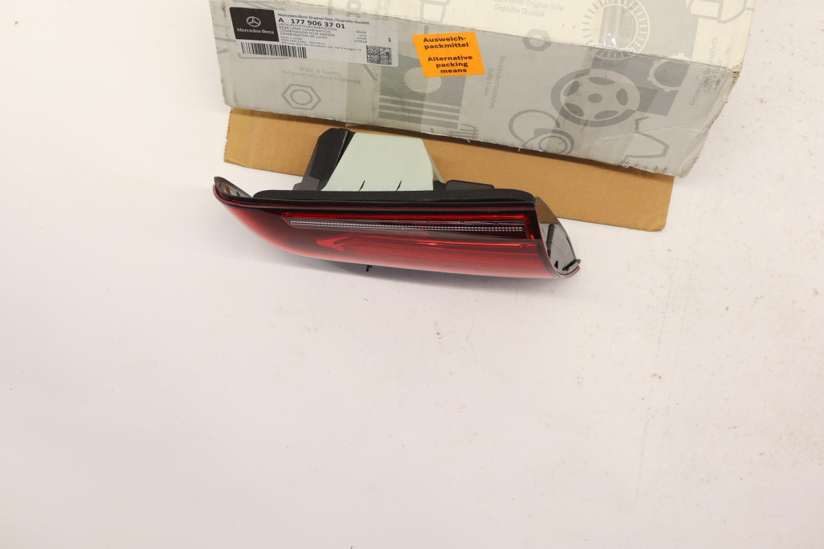 Original OE MERCEDES-BENZ Heckleuchte A1779063701