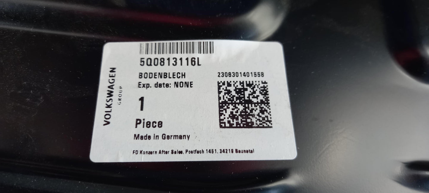 Original OE Volkswagen Bodenviertel 5Q0813116L