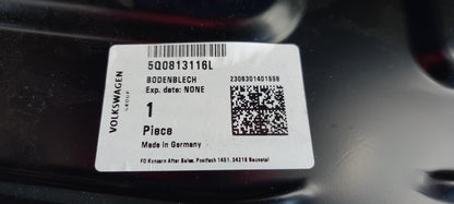Original OE Volkswagen Bodenviertel 5Q0813116L