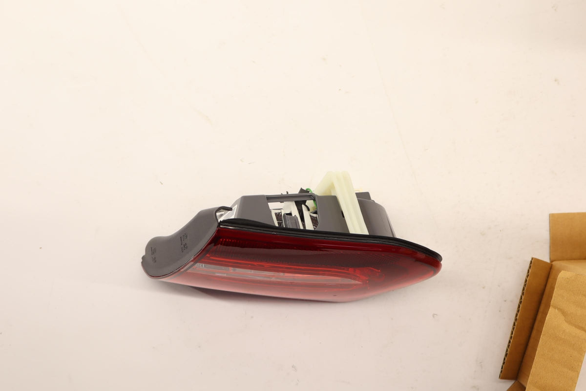 Original OE MERCEDES-BENZ Heckleuchte A2059061603