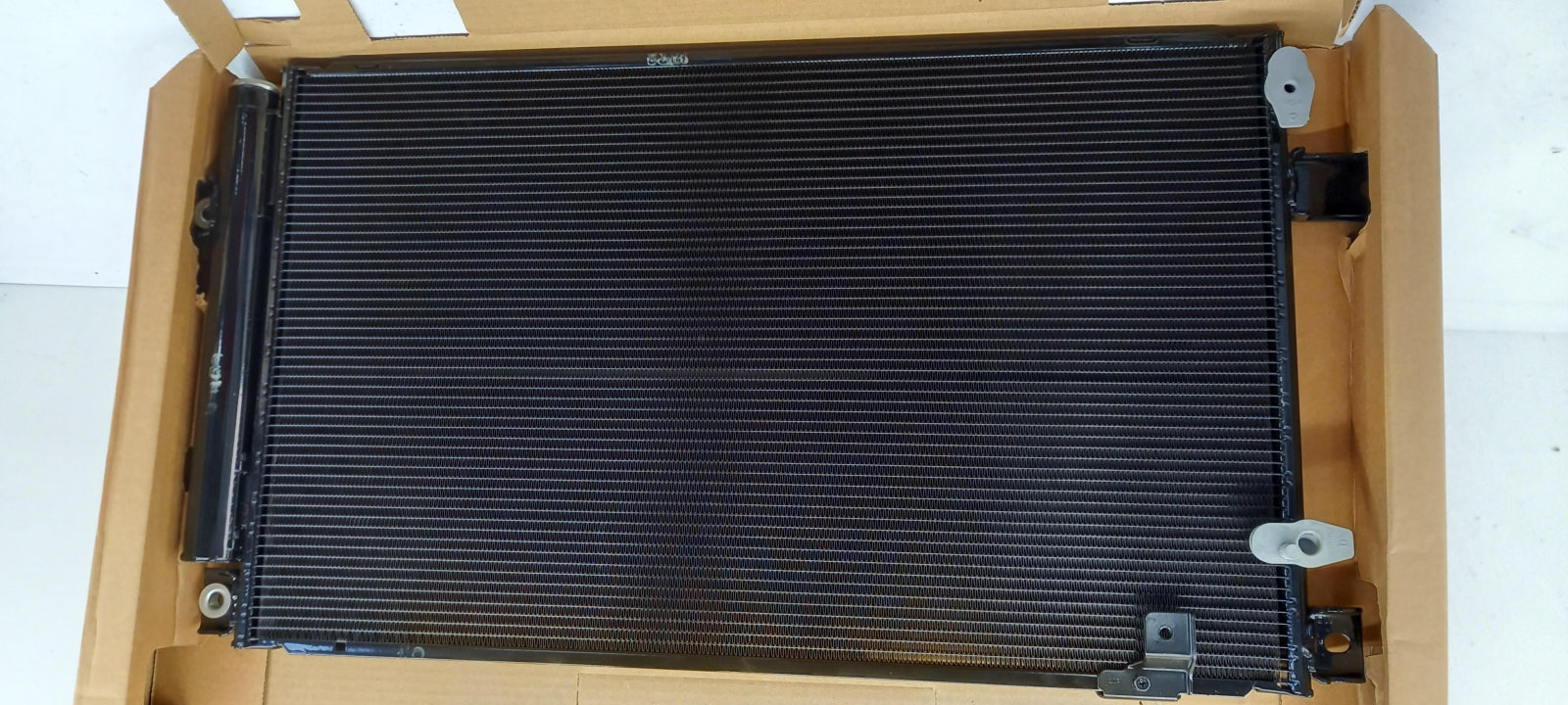 Original OE TOYOTA Klimakondensator 884500F140