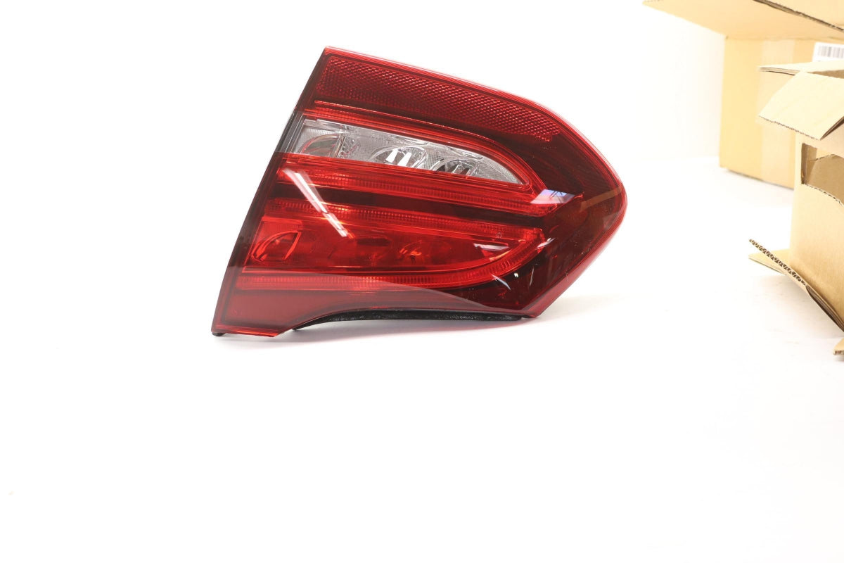 Original OE MERCEDES-BENZ Heckleuchte A2059061603