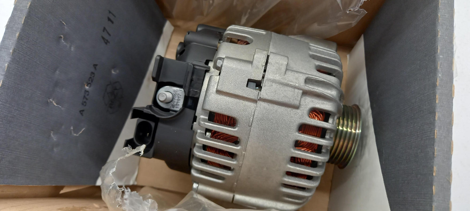 Original OE TOYOTA Lichtmaschine 27060YV040
