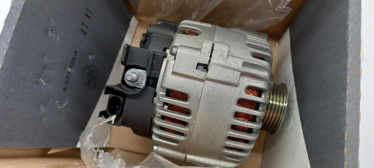 Original OE TOYOTA Lichtmaschine 27060YV040