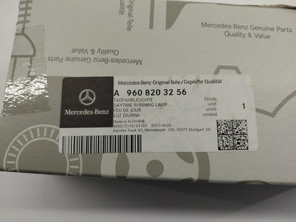 Original OE MERCEDES-BENZ Tagfahrlicht A9608203256