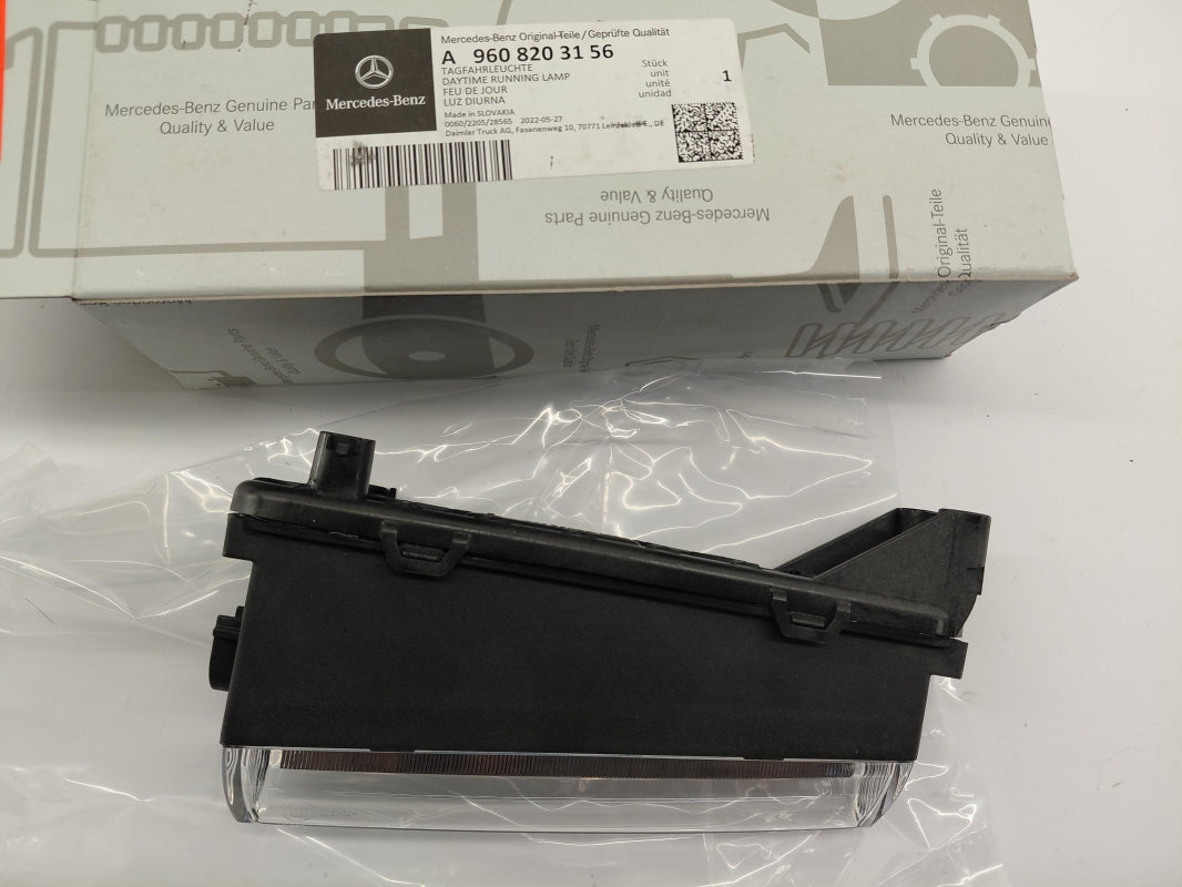 Original OE MERCEDES-BENZ Tagfahrlicht A9608203156