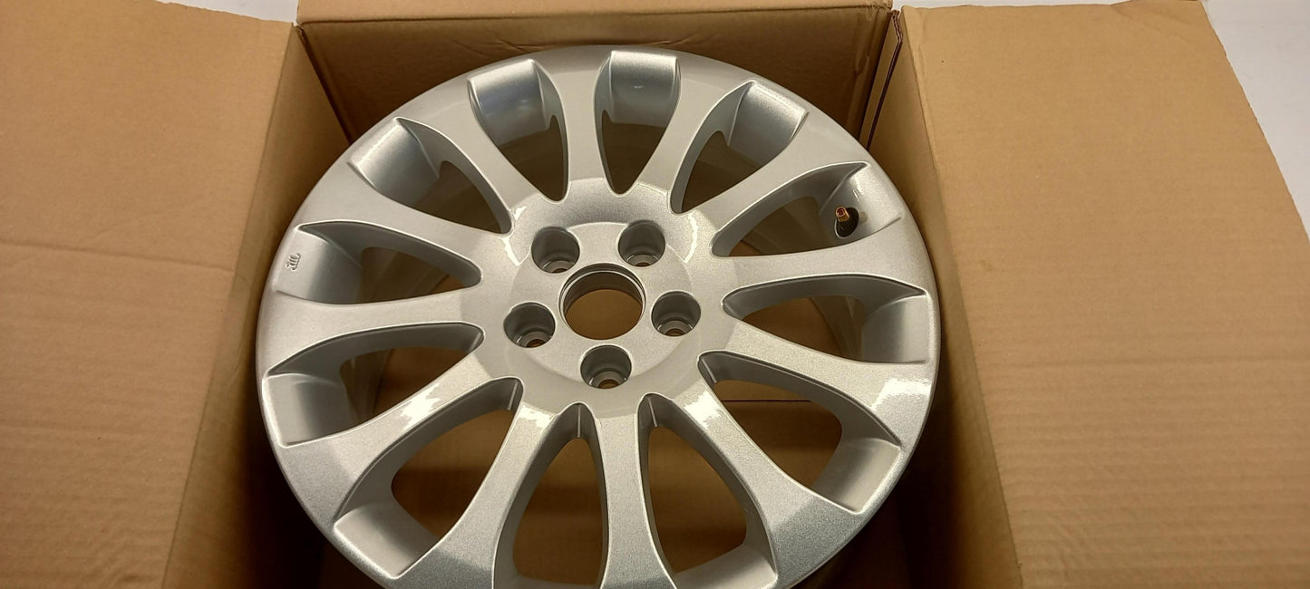 Original SKODA Fabia Roomster 11-15 Alufelge Comet 6.5Jx16 ET43 5J0601025L7ZS