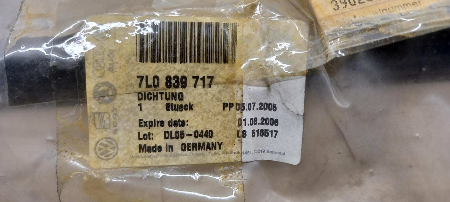 Original VW Touareg 7L Türdichtung vorne links 7L0839717