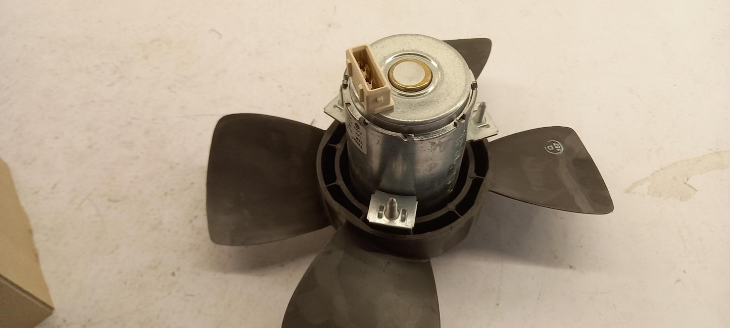 Original AUDI 80 100 VW Passat B3 T4 Motorkühlung Lüfter links 327959455A