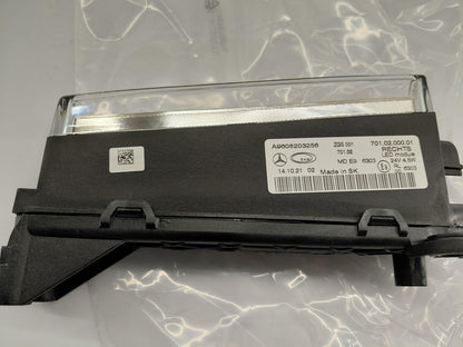 Original OE MERCEDES-BENZ Tagfahrlicht A9608203256