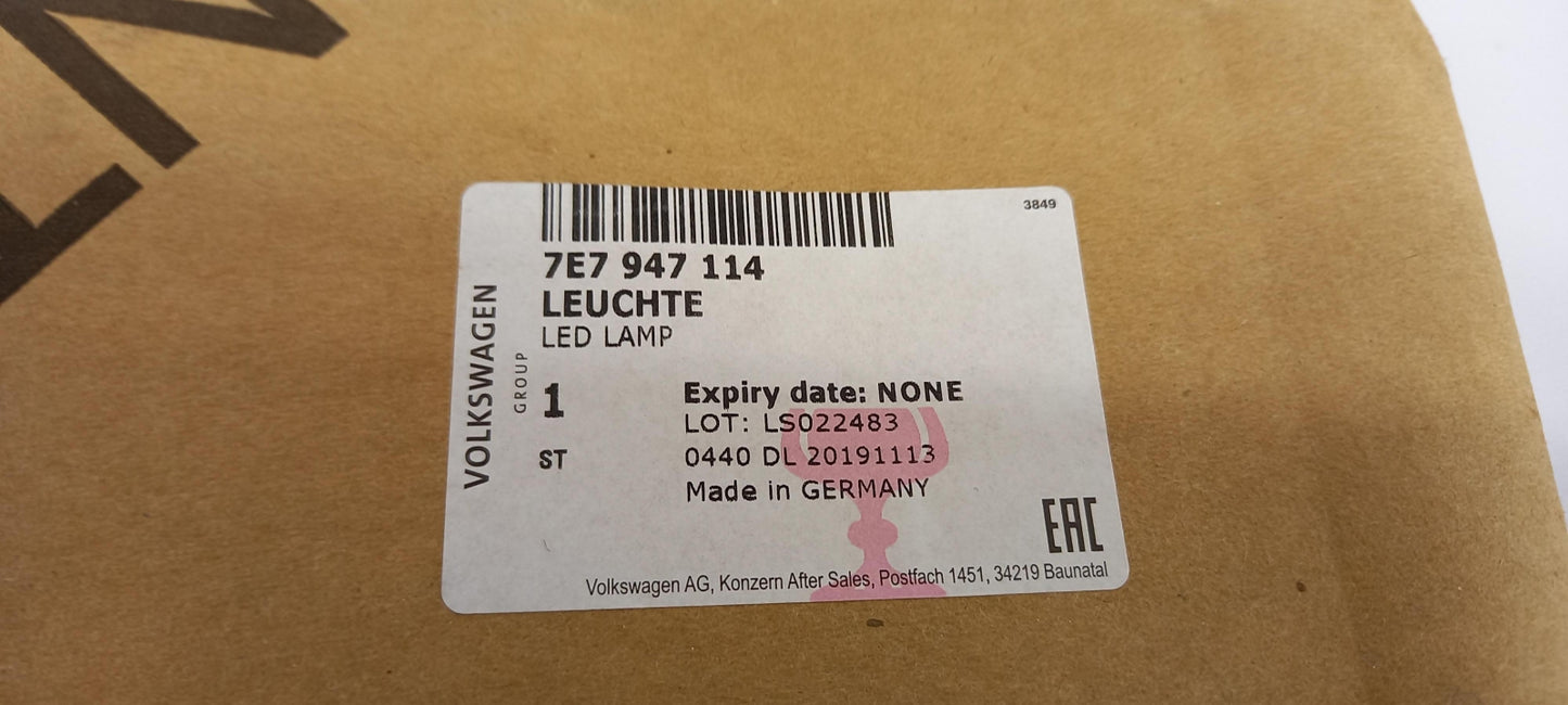 Original OE Volkswagen Innenleuchte 7E7947114