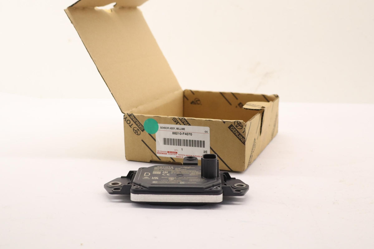 Original OE TOYOTA Distronik 88210F4070
