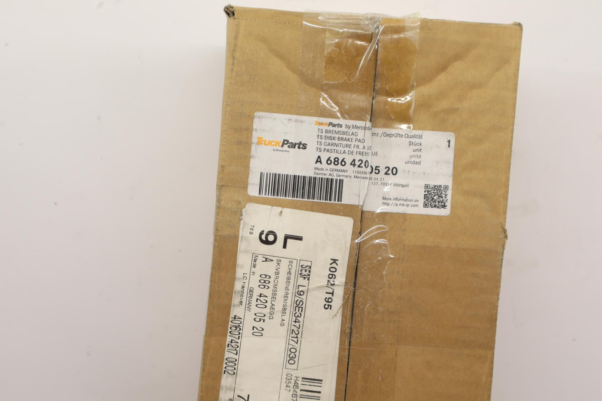 Original OE MERCEDES-BENZ Bremsbeläge A6864200520