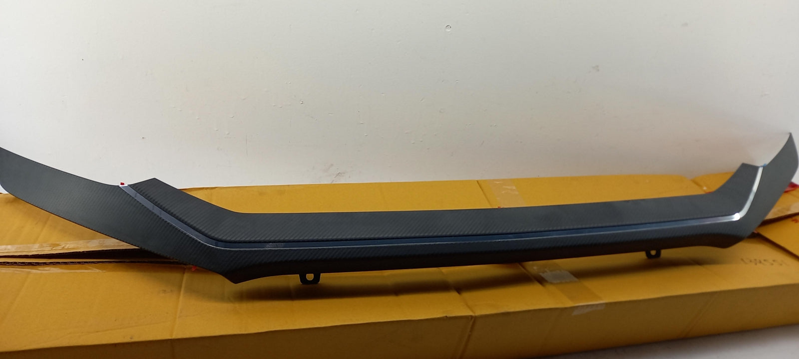 Original OE MITSUBISHI Stoßstangen Zierleiste MZ331352