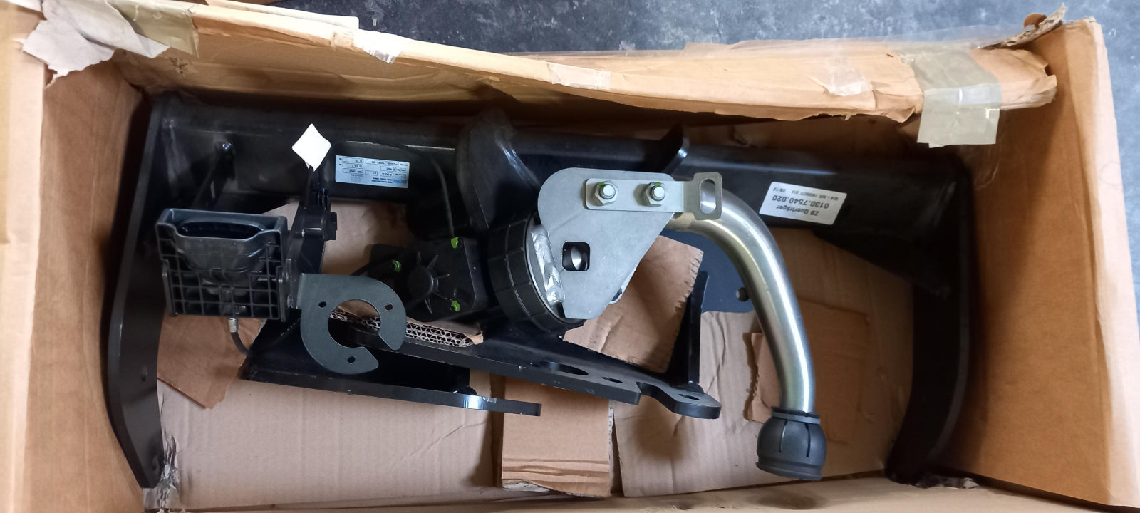 Original OE TOYOTA Anhängerkupplung PZ488T555100