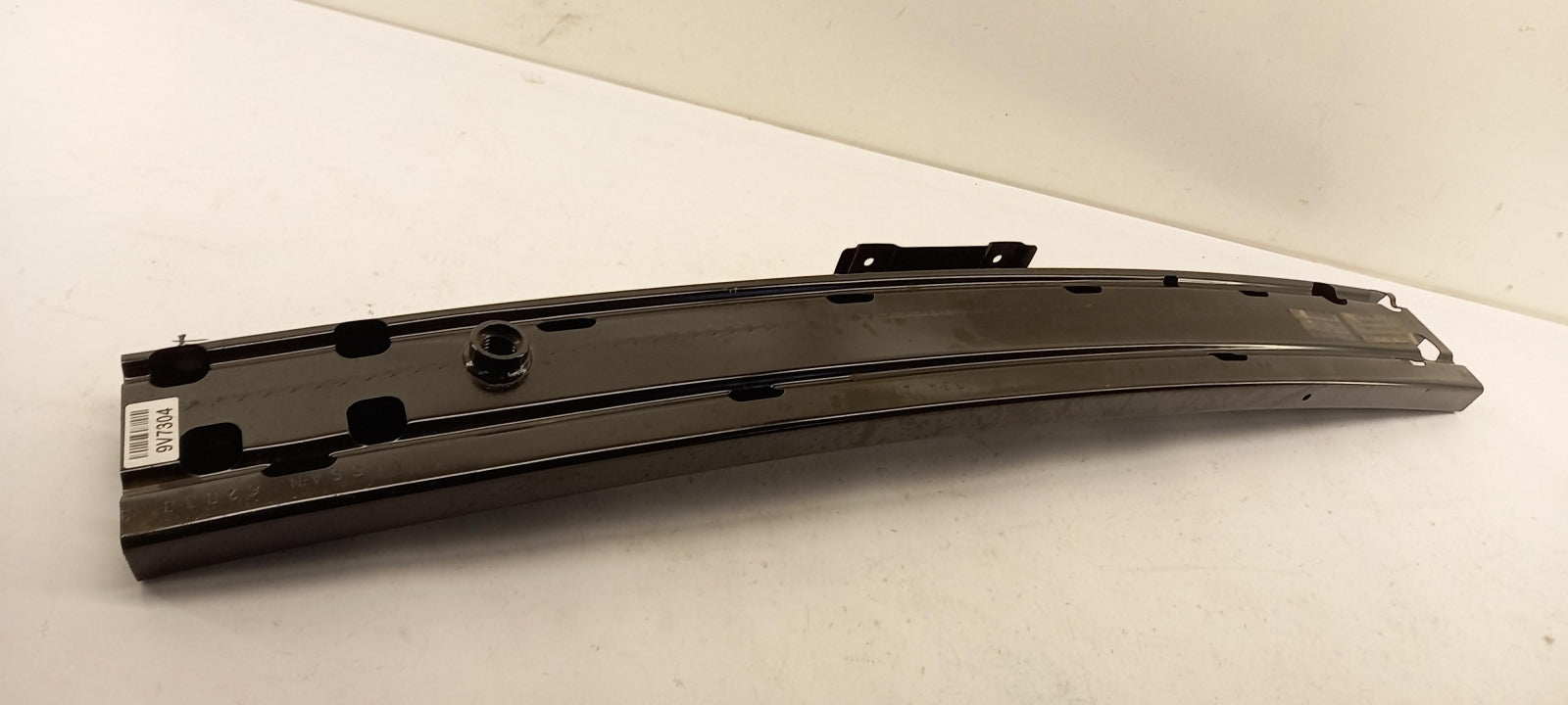 Original OE NISSAN Stoßstangen Träger 620303VU0A