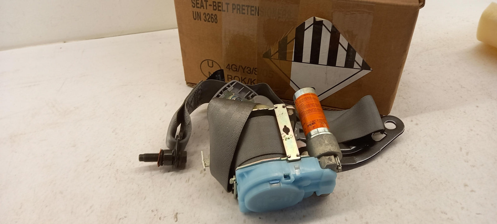 Original OE HYUNDAI/KIA Sicherheitsgurt Gurtstraffer 8881007200NL