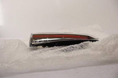Original OE TOYOTA Heckleuchte 8159102770