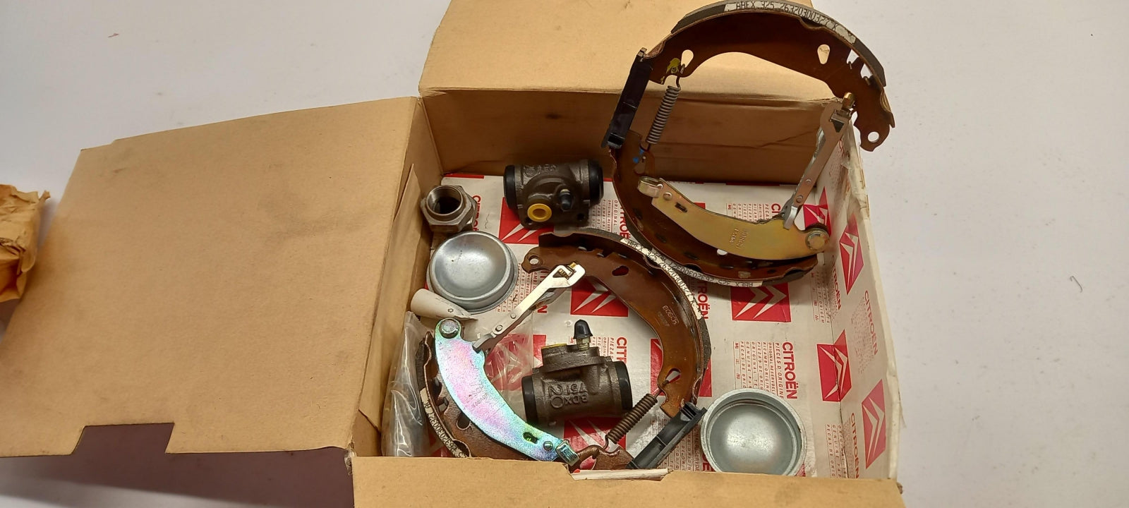 Original OE Peugeot Bremsbackensatz 42415V