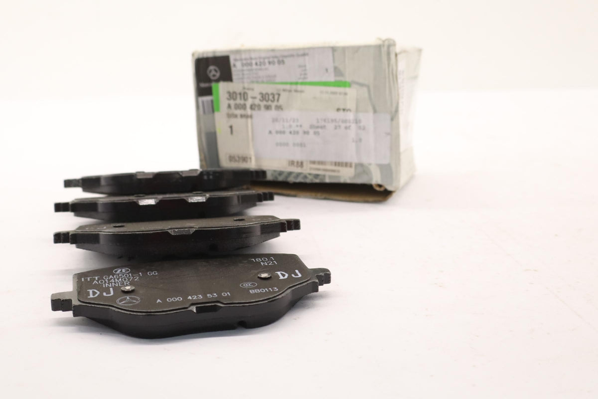 Original OE MERCEDES-BENZ Bremsbeläge A0004209005