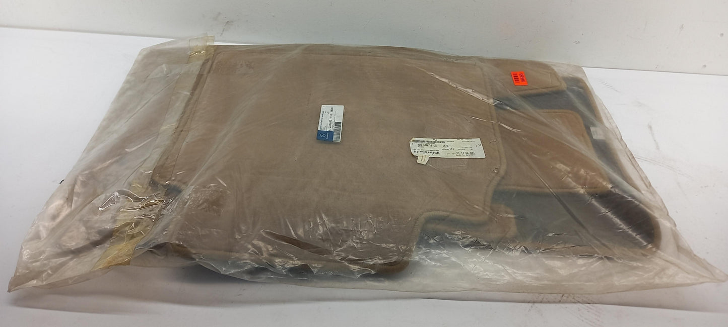 Original OE MERCEDES-BENZ Fußmattensatz A22068011681A70
