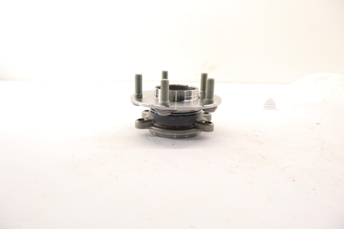 Original OE MAZDA Radnabe B45A3304X