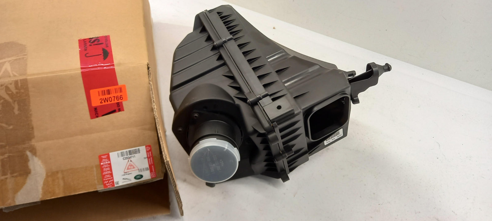 Original JAGUAR XJ 2010 - 2019 (X351) Luftfilterkasten C2D34711